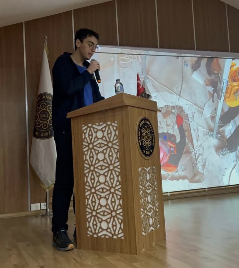 989Fcfea 3B49 4367 83Ff Fcc5Bb7F6263